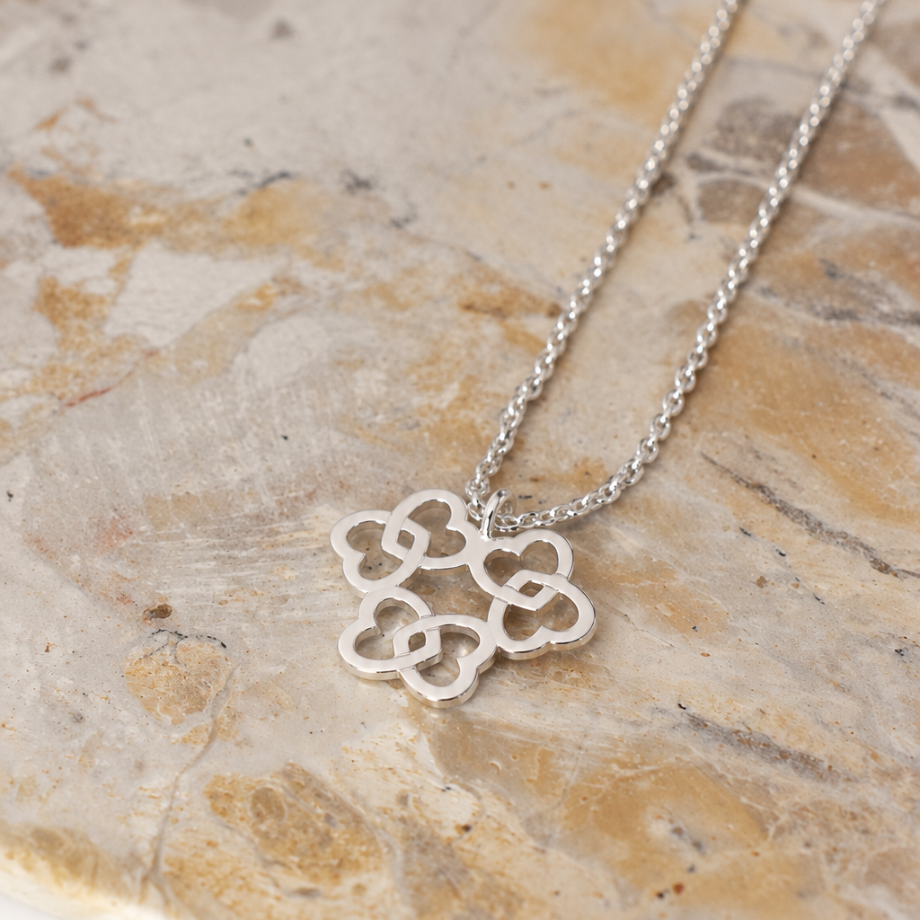 Collier Lyore