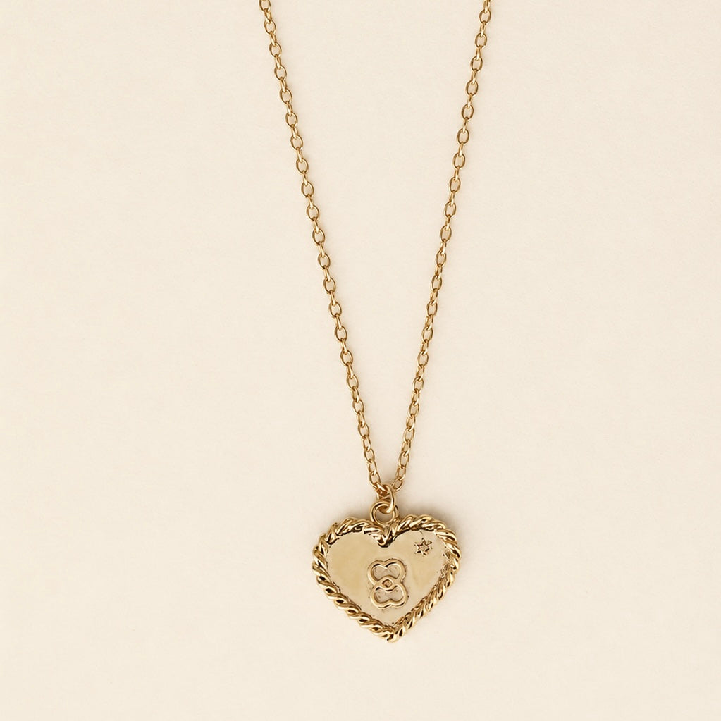 Collier Adela